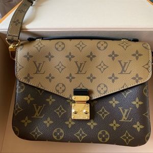 100% Authentic Louis Vuitton Pochette Metis